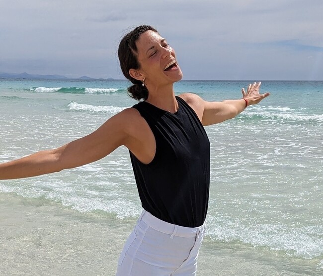 Julia Milarov Figurcoach für Mütter Beckenboden-Rebelllion Starke Körpermitte Echte Übungen risikofreies Training Kopie